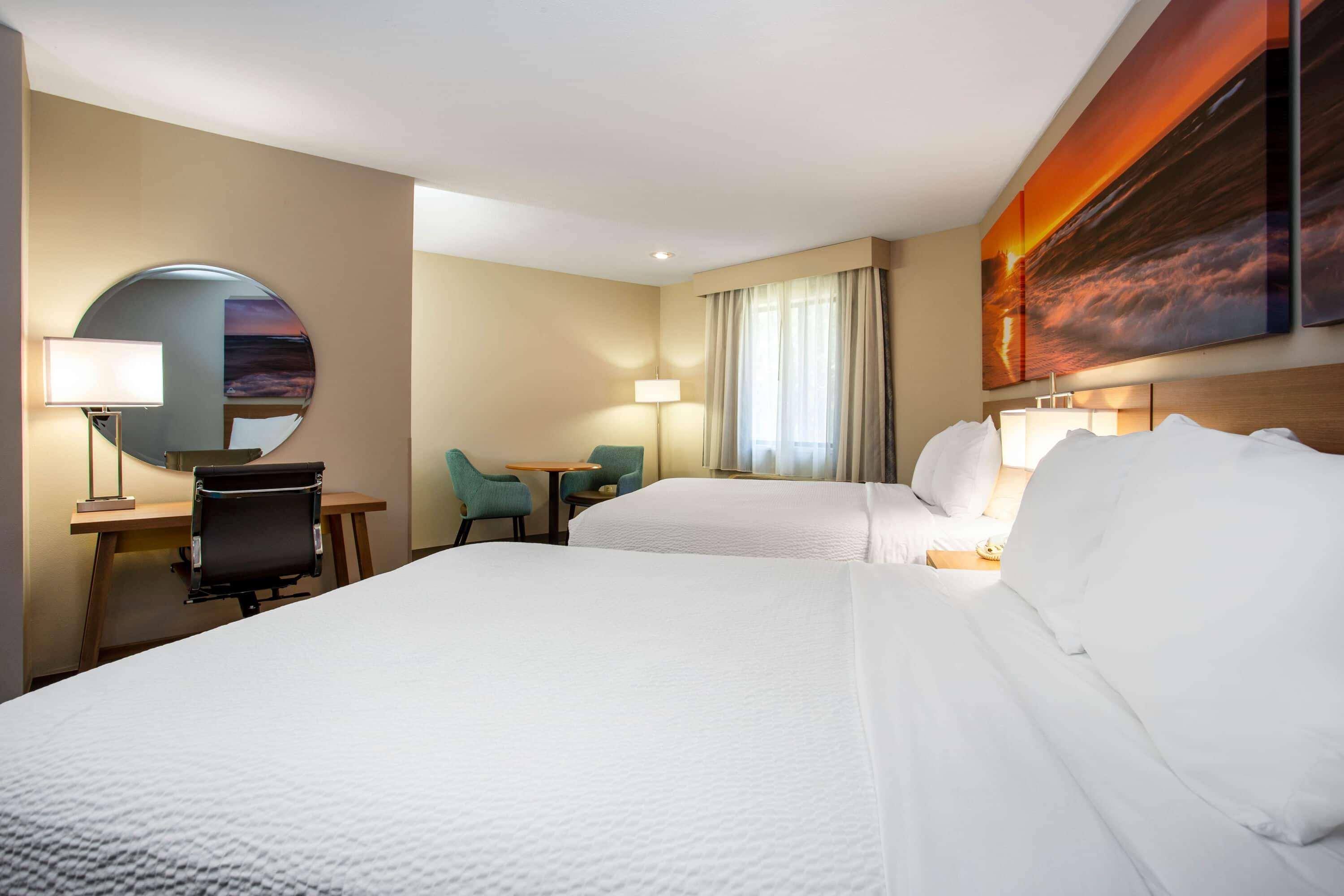 Days Inn By Wyndham Marquette Extérieur photo
